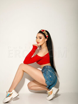 Profil de Yasmina, 42 ans, Escort girl à Saint-Laurent-Médoc