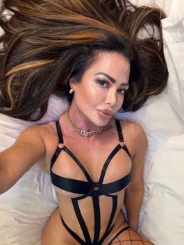 Profil de Amandine, 43 ans, Escort girl à Beugnon